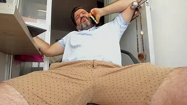 Maxi TheBigDaddy online show from March 21, 2026, 4:32 pm