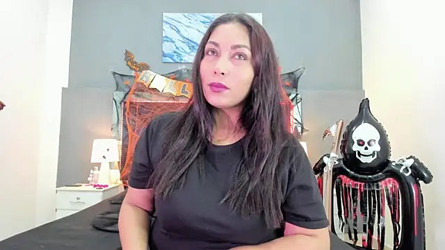 Snapshot of Lauralove_69 chatting on October 29, 2025, 8:21 pm Lauralove 69 online show from October 29, 2025, 8:21 pm