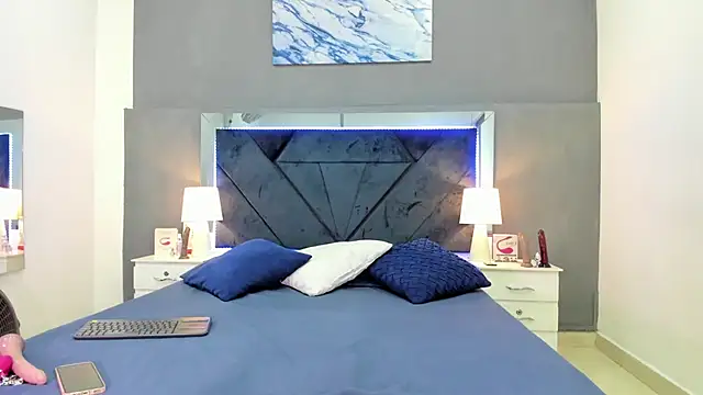 Lauralove 69 online show from November 29, 2025, 8:23 pm