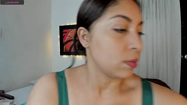 Snapshot of Lauralove_69 chatting on May 18, 2026, 9:20 pm Lauralove 69 online show from May 18, 2026, 9:20 pm