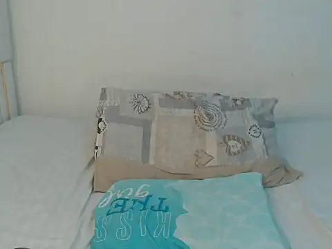 wetmypants online show from February 27, 2026, 10:10 pm