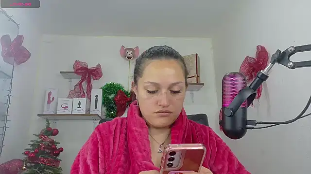 Snapshot of megan_doll2 chatting on December 27, 2024, 10:16 pm megan doll2 online show from December 27, 2024, 10:16 pm