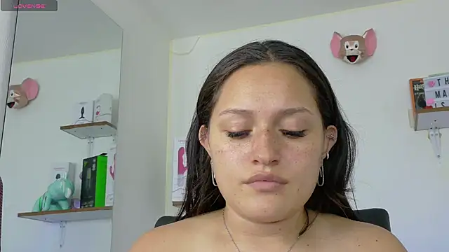 Snapshot of megan_doll2 chatting on January 21, 2025, 12:46 am megan doll2 online show from January 21, 2025, 12:46 am