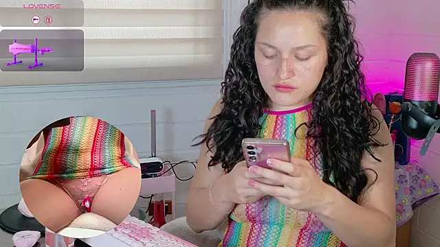 Snapshot of megan_doll2 chatting on February 19, 2026, 8:49 pm megan doll2 online show from February 19, 2026, 8:49 pm