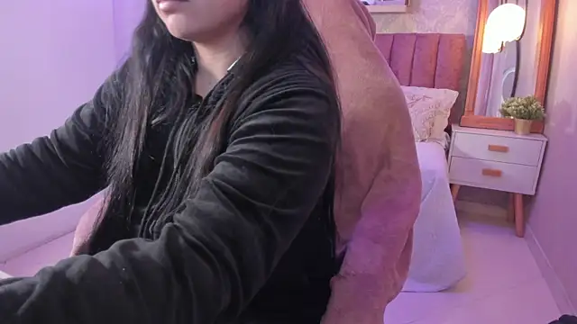 Snapshot of scarlet_miller1 chatting on October 15, 2025, 11:54 am scarlet miller1 online show from October 15, 2025, 11:54 am