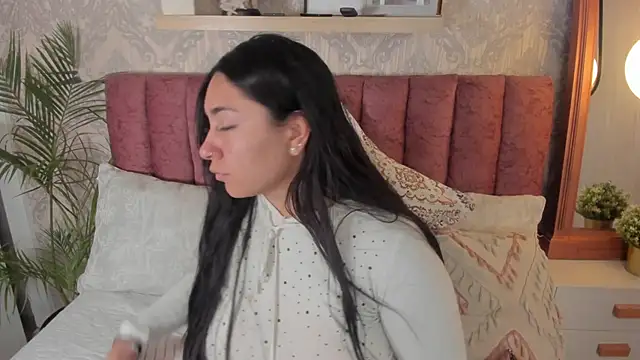 Snapshot of scarlet_miller1 chatting on October 17, 2025, 11:57 am scarlet miller1 online show from October 17, 2025, 11:57 am