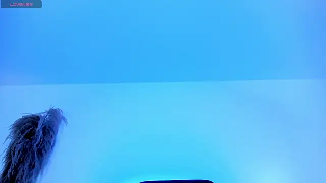 charlottewhitte online show from October 12, 2025, 11:53 am