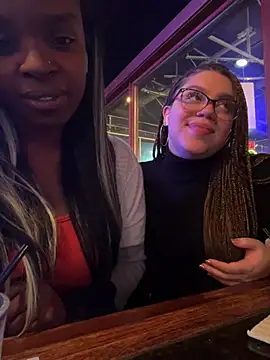 QueenNuttCollector online show from January 18, 2025, 1:19 am