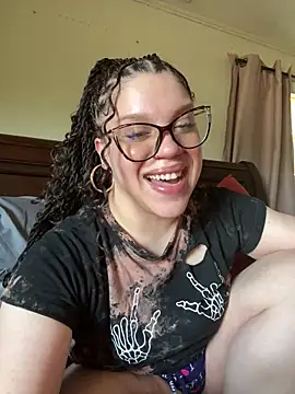 QueenNuttCollector online show from May 20, 2026, 4:24 pm