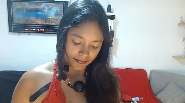 Chiara petterson online show from February 24, 2025, 2:40 am