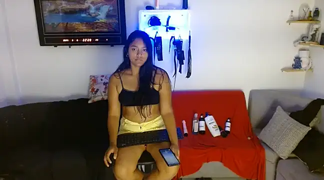 Chiara petterson online show from March 7, 2025, 3:19 am