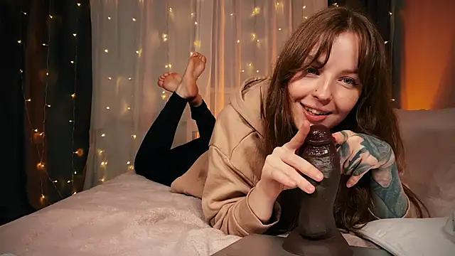 Pi-x-ie online show from October 19, 2025, 2:40 pm