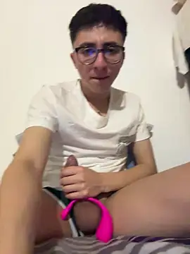 CamiRojas boy online show from March 25, 2026, 3:23 am