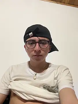 CamiRojas boy online show from March 29, 2026, 3:50 am