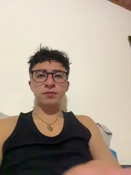 CamiRojas boy online show from June 21, 2026, 4:04 am