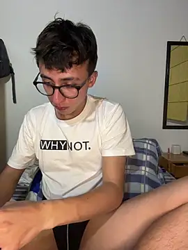 CamiRojas boy online show from June 30, 2026, 3:18 am