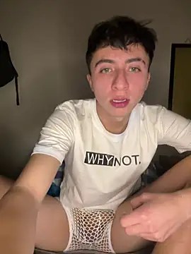 CamiRojas boy online show from July 17, 2026, 3:35 am