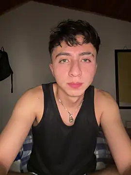 CamiRojas boy online show from July 18, 2026, 3:54 am