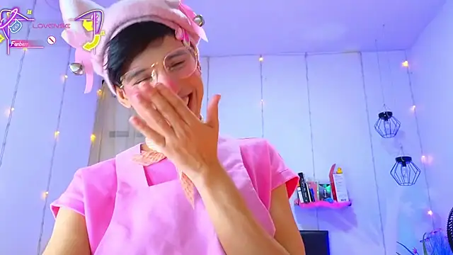 Ariel Femboy  online show from January 13, 2026, 5:24 am