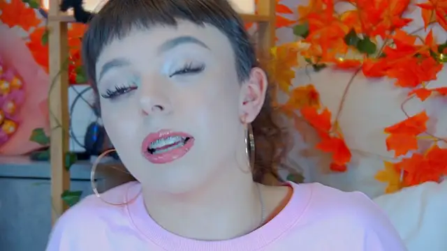 Snapshot of ElisabethDavis chatting on October 13, 2025, 3:12 pm ElisabethDavis online show from October 13, 2025, 3:12 pm