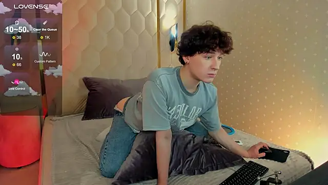 Snapshot of _YummyTony_ chatting on February 24, 2026, 4:10 am YummyTony online show from February 24, 2026, 4:10 am