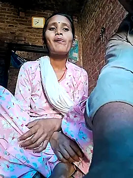 Snapshot of Rani019 chatting on March 18, 2025, 4:15 am Rani019 online show from March 18, 2025, 4:15 am