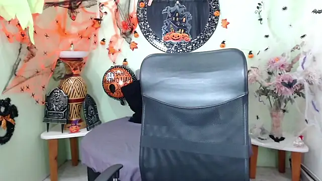 Sofia Franco  online show from October 27, 2025, 7:18 pm