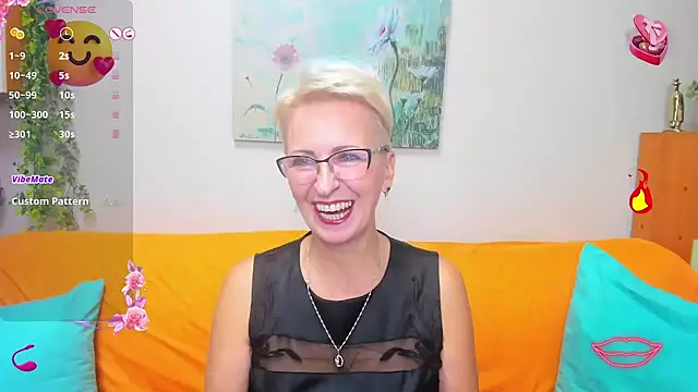 iamyourdream89 online show from October 5, 2025, 6:06 pm