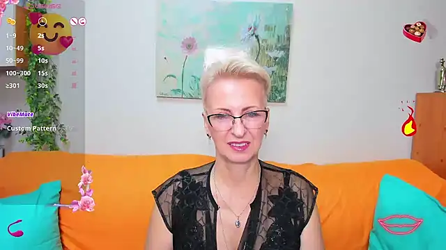 iamyourdream89 online show from October 30, 2025, 11:22 am