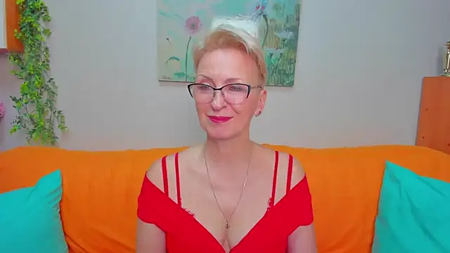 iamyourdream89 online show from February 4, 2026, 12:11 pm