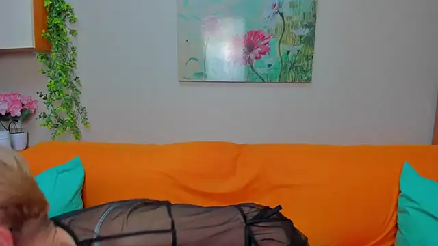 iamyourdream89 online show from May 17, 2026, 10:44 am