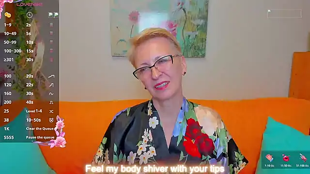 iamyourdream89 online show from May 27, 2026, 6:49 pm