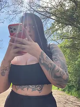 Mia-Bremer online show from April 16, 2026, 10:16 am