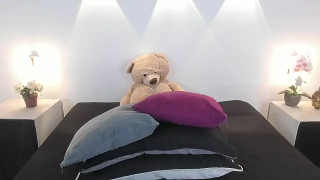 natassha1 online show from October 9, 2025, 10:46 am