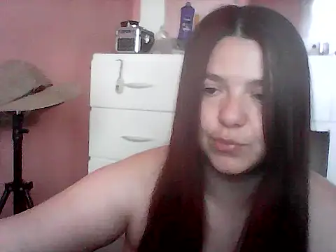 Snapshot of Oxitocina2000 chatting on November 18, 2025, 8:02 pm Oxitocina2000 online show from November 18, 2025, 8:02 pm