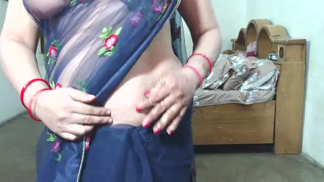 Cute Mahi22 online show from November 8, 2025, 6:13 am