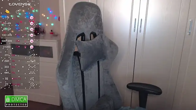 Snapshot of aliice_cutie chatting on March 15, 2025, 11:39 pm aliice cutie online show from March 15, 2025, 11:39 pm