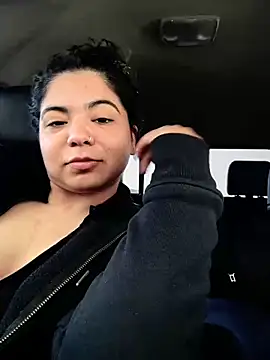 kimmiakiss22 online show from October 20, 2025, 10:21 pm