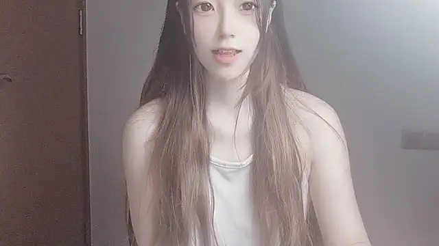 VaerySaenz online show from October 19, 2025, 4:13 am