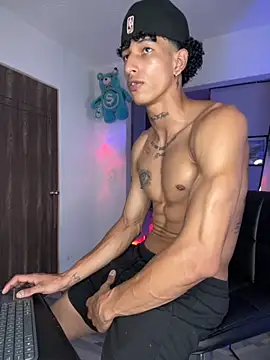 Snapshot of mike_casseano chatting on October 7, 2025, 9:45 pm mike casseano online show from October 7, 2025, 9:45 pm