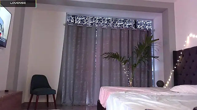 mini kunis online show from February 21, 2026, 6:42 pm