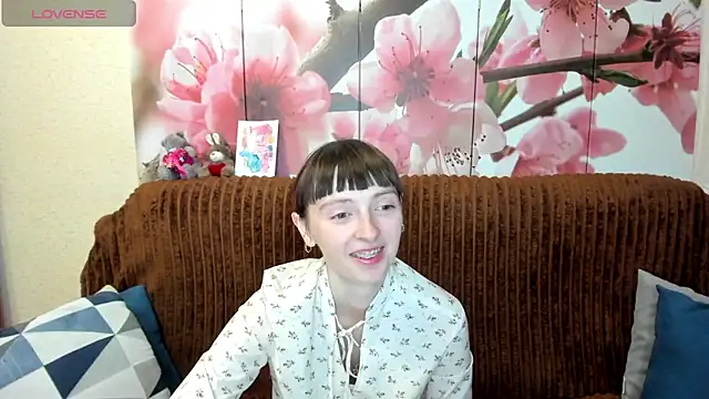 TayanaJons online show from June 15, 2026, 7:10 am