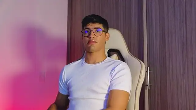 Snapshot of Jimmy_Leeh_ chatting on October 2, 2025, 10:28 pm Jimmy Leeh online show from October 2, 2025, 10:28 pm