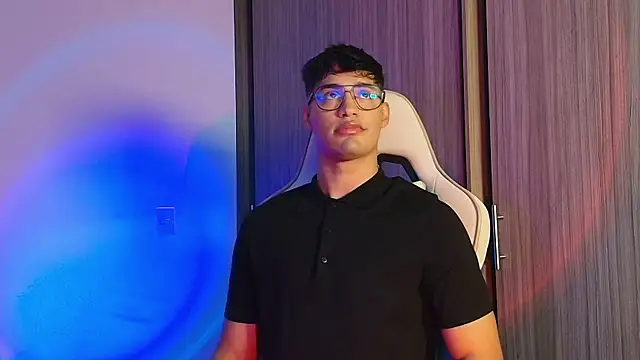 Snapshot of Jimmy_Leeh_ chatting on October 17, 2025, 10:56 pm Jimmy Leeh online show from October 17, 2025, 10:56 pm