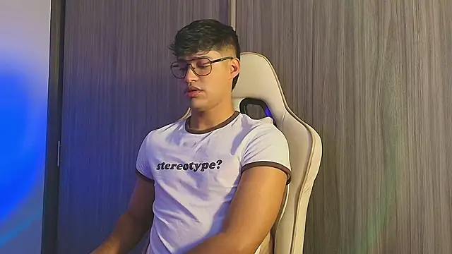 Snapshot of Jimmy_Leeh_ chatting on October 25, 2025, 3:58 am Jimmy Leeh online show from October 25, 2025, 3:58 am