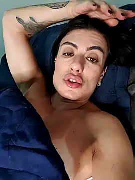 Snapshot of ise_mahh chatting on February 25, 2025, 11:00 pm ise mahh online show from February 25, 2025, 11:00 pm