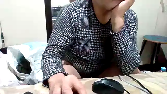 asira39 online show from November 12, 2025, 12:22 am