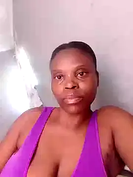 Snapshot of BustyWendy chatting on November 3, 2025, 12:39 pm BustyWendy online show from November 3, 2025, 12:39 pm