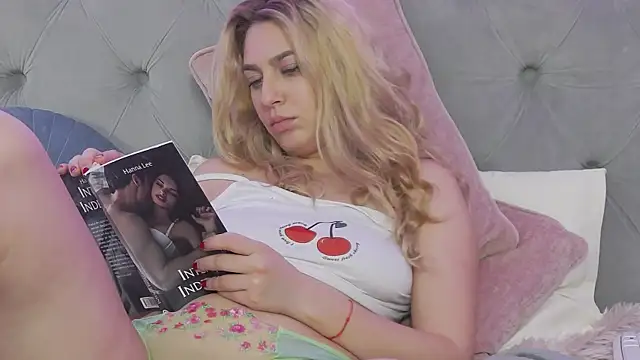 AvaBlue  online show from March 10, 2025, 10:15 am