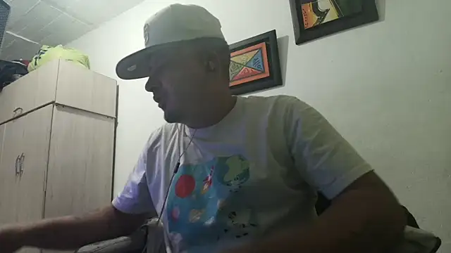 Snapshot of myke_andrade chatting on October 6, 2025, 4:10 am myke andrade online show from October 6, 2025, 4:10 am